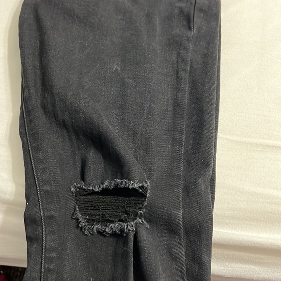 Black KanCan distressed skinny jeans - Picture 3 of 4